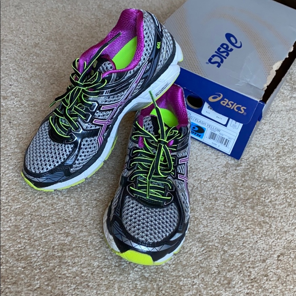 ASICS GT-2000 sneakers